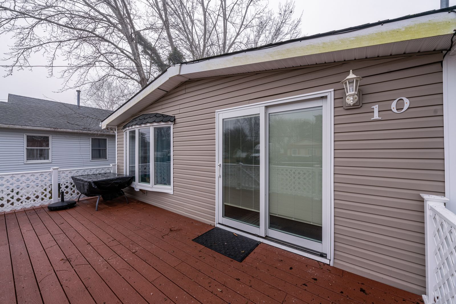 Back deck with sliding doors