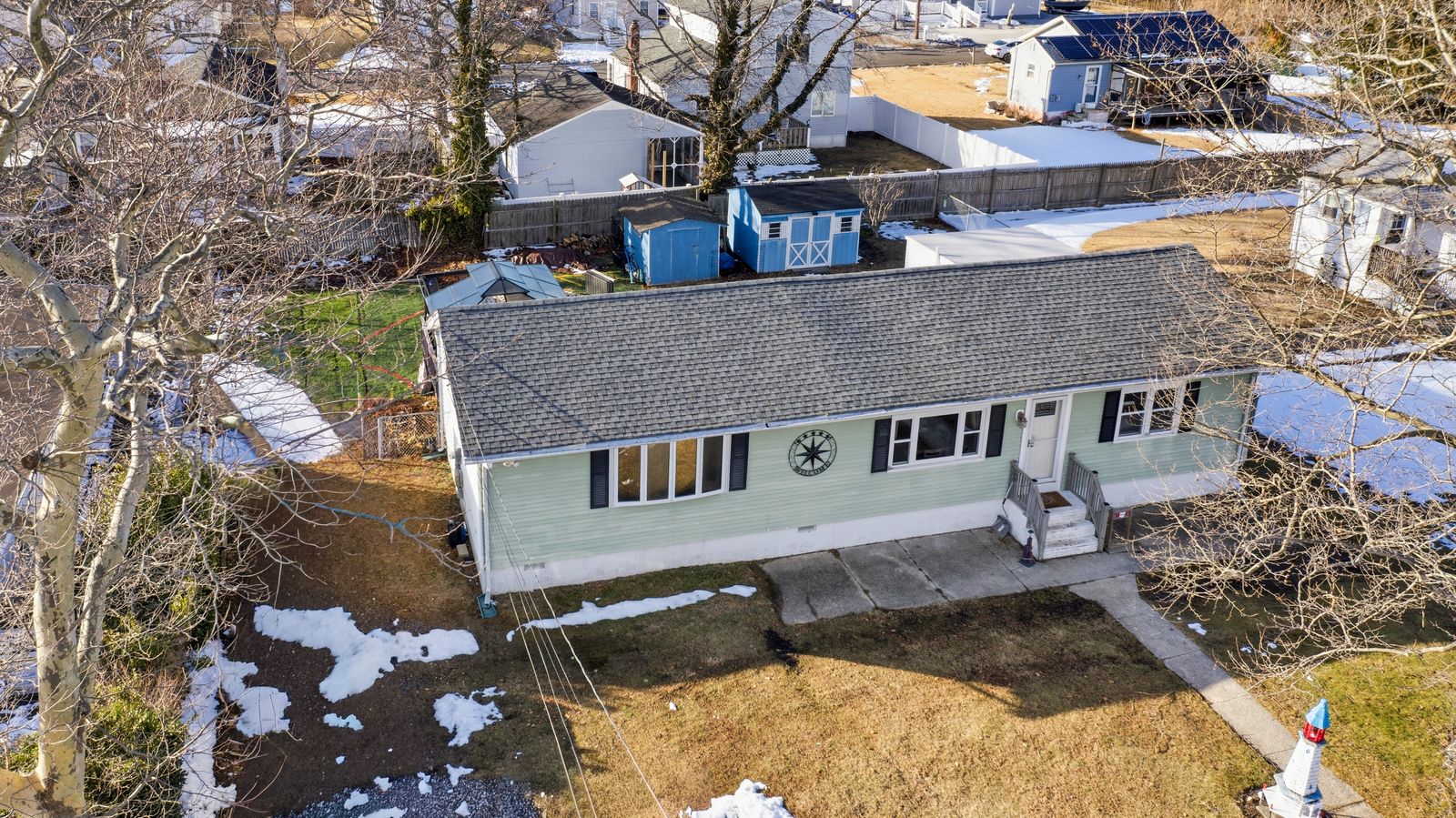 Drone view of the Villas NJ ranch and yard